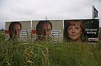Jungs, nehmt das Mädchen in die Mitte!